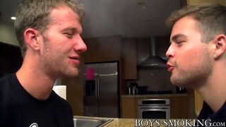 Fruity Dustin Fitch bangs Jake Parker while taking a smoke - 1 image