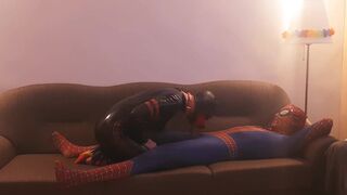 Spiderman fucks Pup Pepper dressed in rubber latex (mouthfuck) - 5 image