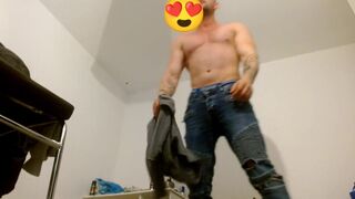 Muscle Guy flexing naked got a gf to fuck now ass showing - 6 image