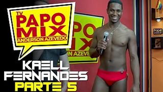 Total daring, Kaell Fernandes takes off her clothes during an interview with PapoMix - part 5 - Final - WhatsApp PapoMix (11) 94779-1519 - 1 image