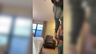 Khi Lavene fucks before work - 6 image