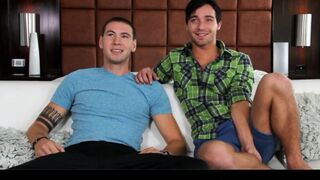 Gayroom - Twinks receive favourable on undress and fuck - 2 image