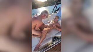 Hot daddy threesome in caribbean - 9 image