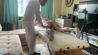 Dicky masseur fucks athletic twink during massage - 3 image