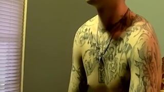 Inked Gage Winchester sucked off before amateur cumshot - 2 image