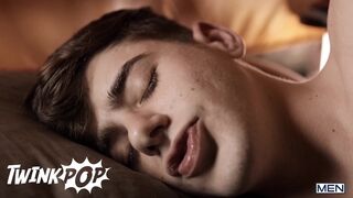 While Sharing A Blanket Horny Twink Joey Mills Rubs His Ass Against Troye Dean's Hard Cock - TWINKPOP - 3 image