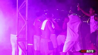 Party at the mansion! - 3 image