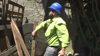 Gorillas in Outdoor Fetish Fuck