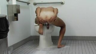 Kent Larson & Michael Lucas piss scene