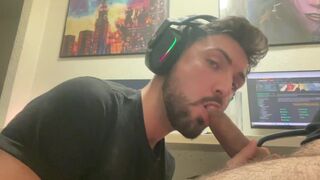 he suck my big dick after gaming - 3 image