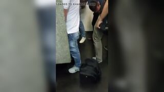 Banheiro WC putaria e mamada 7