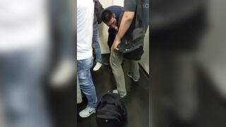 Banheiro WC putaria e mamada 7