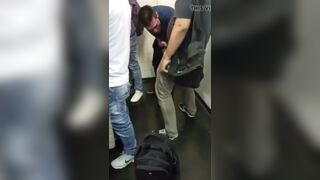 Banheiro WC putaria e mamada 7