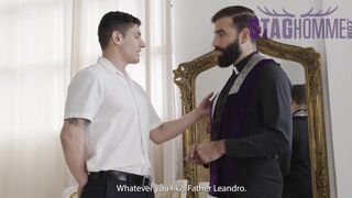 Staghomme Leandro watches big uncut cock slide inside Bastian Karim