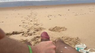 Horny at beach and found a guy to make me cum