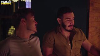 Stepdad RickNeker & Donato Ramon's first time in the ass: Bareback ass-to-mouth action with a muscular guy