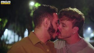 Stepdad RickNeker & Donato Ramon's first time in the ass: Bareback ass-to-mouth action with a muscular guy