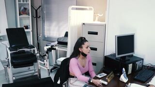 Nick Moreno & Medusa in wild gyno session - A mind-blowing therapy session with a huge cock