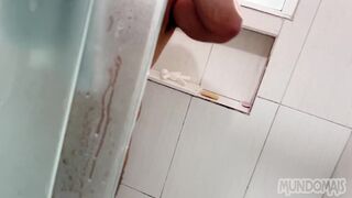 Watch Giovani Jacob Mm, Junior Sucupira & Edu Phoenix get wild with bareback threesome action!