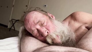 Tyler Preston and Fuzzybeardboy go wild on hairy cub's massive rod - 2 image