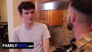 Carter DelRey & Hunter share Thanksgiving feast with stepdad's massive cock in hot threesome - 4 image