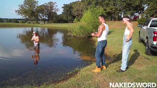 Cade Maddox goes wild on Josh Moore's thick rod in rough outdoor sex frenzy! - 5 image