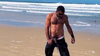 Watch these two surfer babes devour each other's brains on Florianopolis beach!